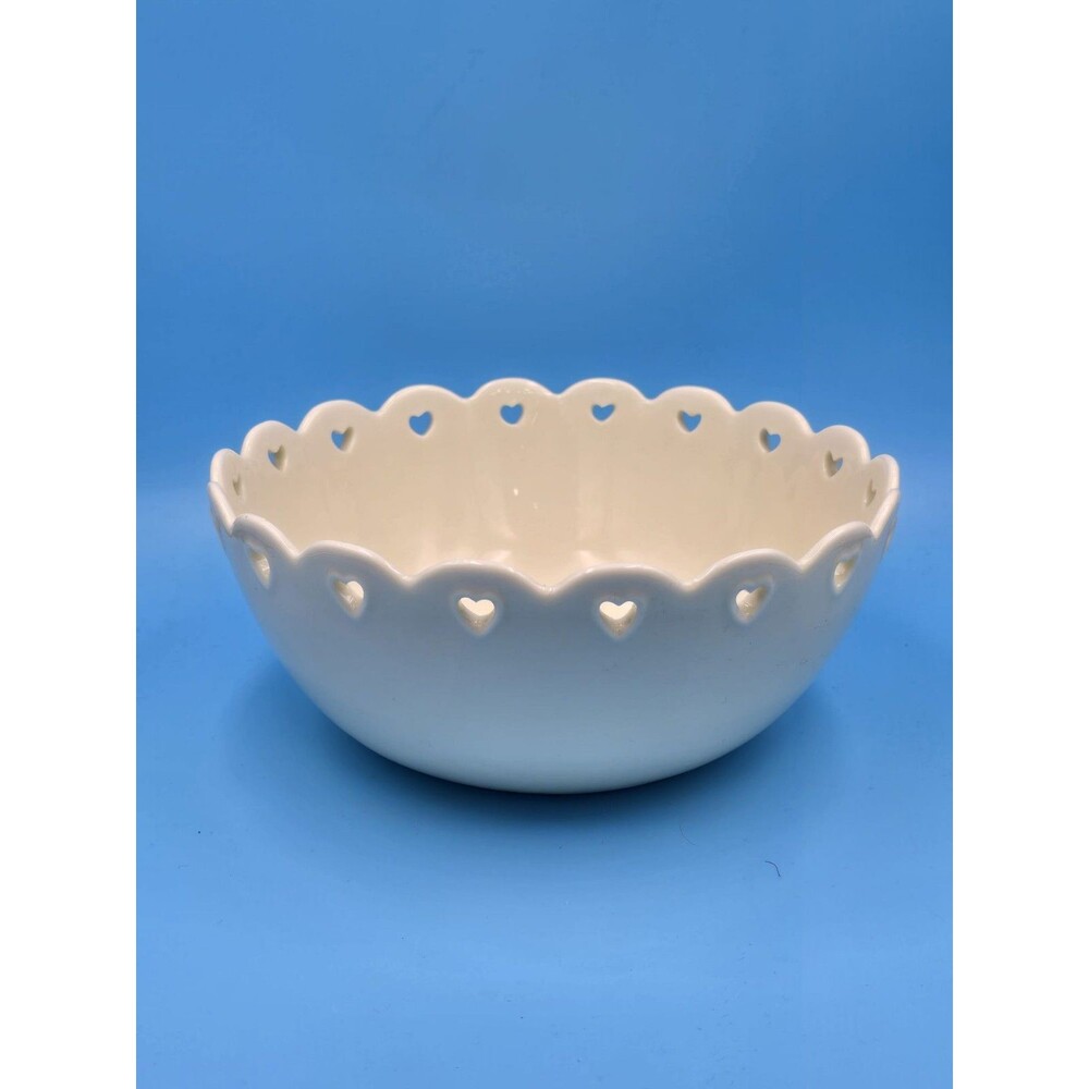 Vintage Sapota International Ceramic Pierced Heart Bowl Ivory 8"
